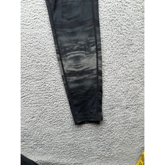 Athleta Gusset cool max Leggings size medium - Picture 4 of 8